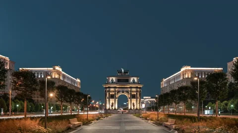 Triumphal arch in Moscow at night summer timelapse Vídeo Stock 166321679