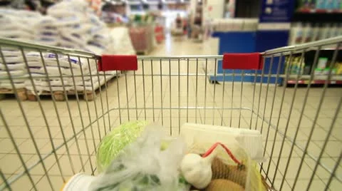 Trolley in a supermarket timelapse Video stock 19954649