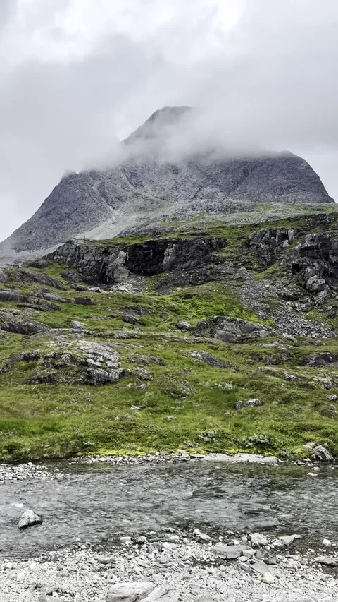Trollstigen mountain pass with river below norway 스톡 동영상 340238164