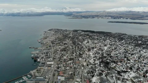 Tromso Cityscape Aerial Pullback. Clean, Dense City Landscape. 库存影片 126546489