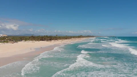 Tropical Beach and Waves Drone 库存影片 89074364