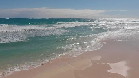 Tropical Beach and Waves Drone 库存影片 89074455
