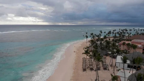 Tropical Beach and Waves Drone stormy sky 库存影片 89157297
