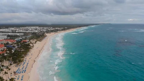 Tropical Beach and Waves Drone stormy sky 库存影片 89157432