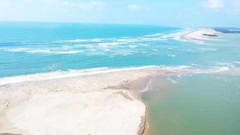 Tropical beach background with bright sand and blue sea for travel advertising. Stock Footage 331093031