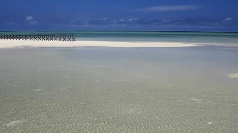 Tropical beach celear sea Vídeo Stock 11430468