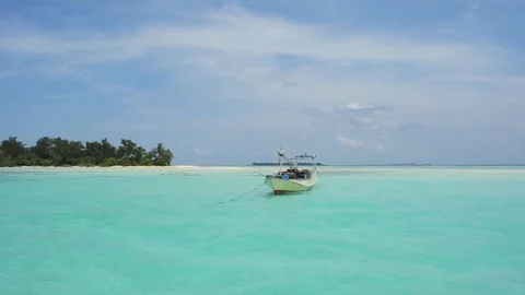Tropical Beach in Indonesia 動画素材 106045376