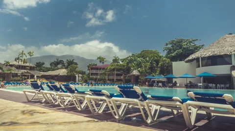 Tropical Beach Resort Pool Timelapse 库存影片 55043258