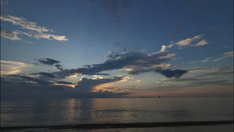 Tropical beach sunset time lapse with colorful sky. Stock Footage 331124504