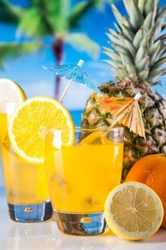 Tropical drinks on beach Foto stock