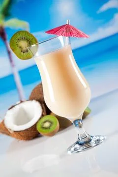Tropical drinks on beach Foto stock