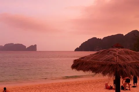 Tropical evening Beach Landscape on Phi Phi Island Thailand Fotos Stock