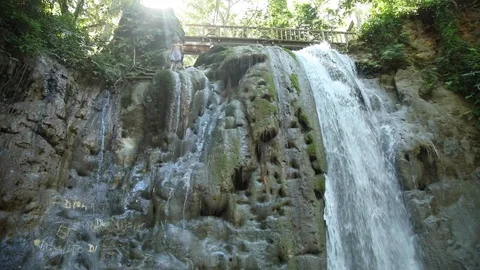 Tropical Lagoon Waterfall Vídeos de archivo 111882679