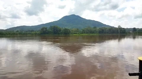 The tropical mountain 動画素材 167677519