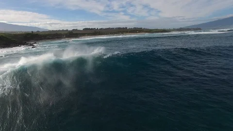 Tropical Ocean Bay at Hookipa Beach Park 스톡 동영상 92764482
