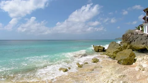 Tropical Ocean Waves on a Private Beach. Video 3840x2160 库存影片 60705508