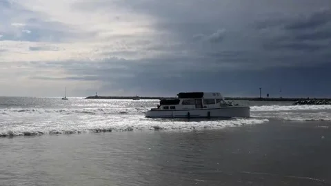 Tropical storm Marie causes high tides and damage in Southern California, Los Án Stock Footage 345012106