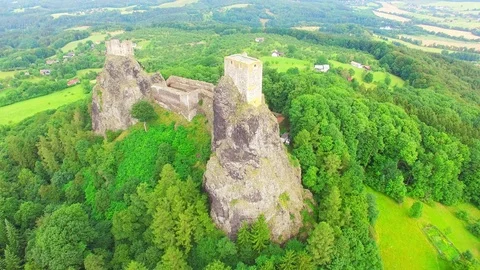 The Trosky castle. Stock-Footage 72018799
