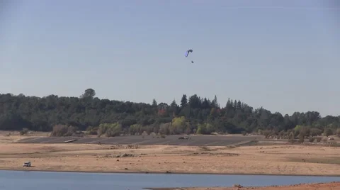 Trouble in the sky Video stock 43570969