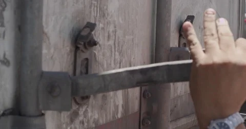 Truck being Locked 動画素材 81493983