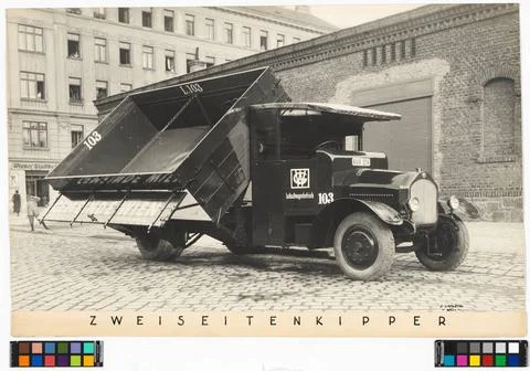 Truck car - two -page tipper from the municipality of Vienna. Carl (Karl) ... Stock Photos