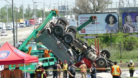 Truck in difficult position after crash Video stock 133269822