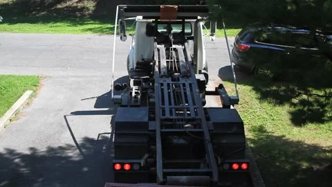 Truck drops off a container Video stock 145691617