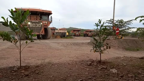 Truck moving 스톡 동영상 157568671