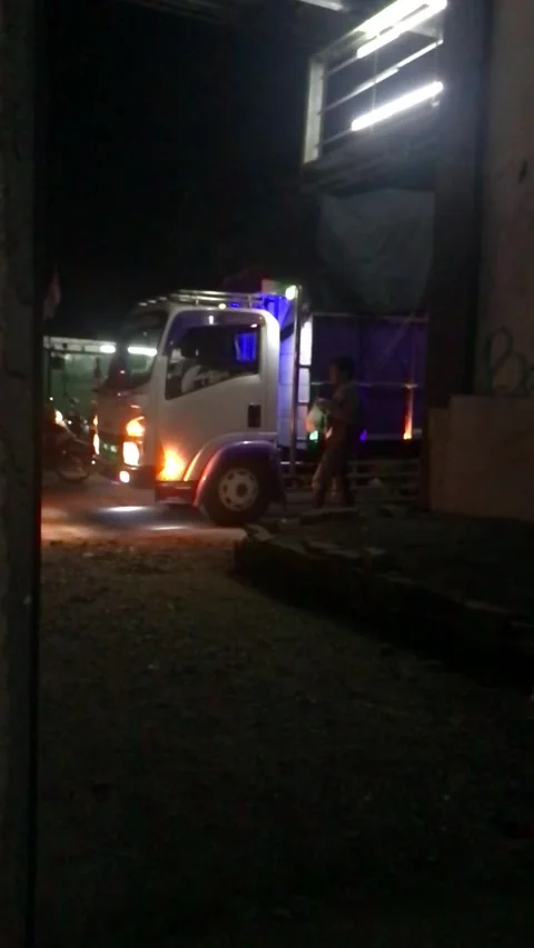 TRUCK IN THE NIGHT 動画素材 210841791
