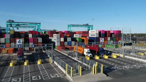 Trucking cargo yard 스톡 동영상 171590564