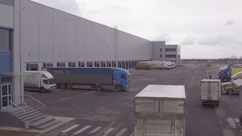 Trucks and Distribution Warehouse Vidéo 89445416