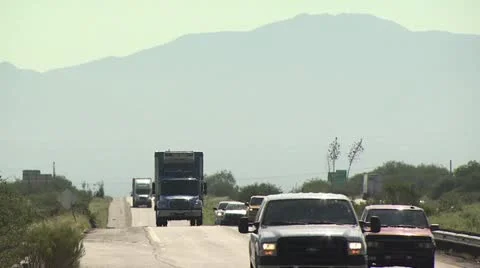 Trucks on Highway 5 스톡 동영상 19134153