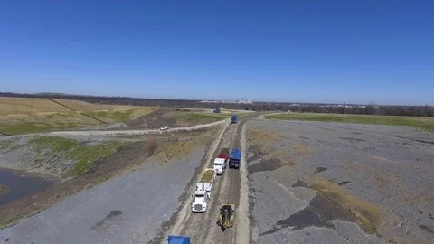 Trucks At Landfill B 库存影片 77809354