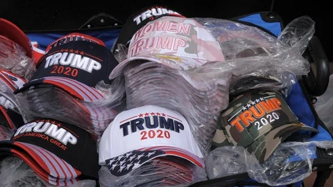 Trump 2020 Hat Vídeos de archivo 130154735