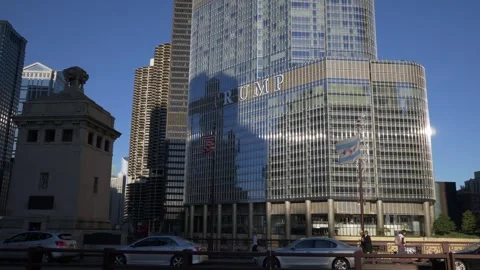 Trump Tower Chicago Riverfront View Vídeo Stock 334460069
