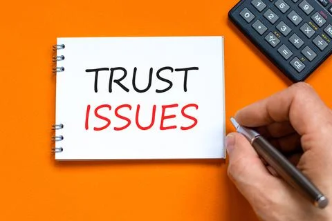 Trust issues symbol. Concept word Trust issues on beautiful white note. Bus.. Foto stock