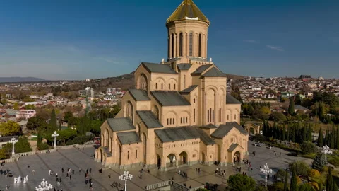 Tsminda Sameba Cathedral in Tbilisi, Georgia Video stock 325304099