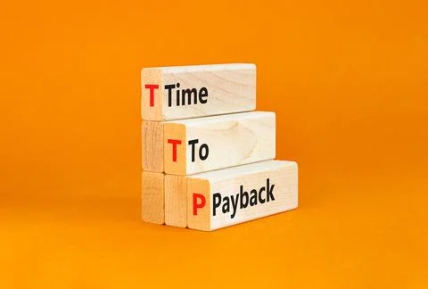 TTP time to payback symbol. Concept words TTP time to payback on wooden blo.. Stock Photos