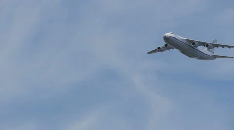 Tu-95 MS strategic bomber is flying over the Moscow. Russian Air Force. 库存影片 53043643