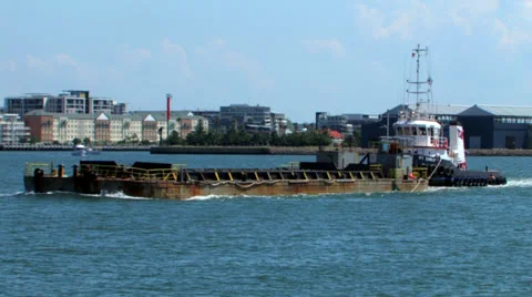 Tug and barge Video stock 24953381