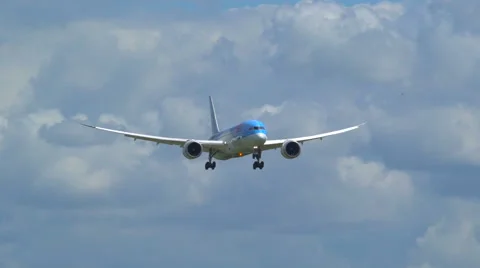 TUI PH-TFM Boeing 787-8 Dreamliner Touchdown at Schiphol 100 FPS 14 July Stock-Footage 65088072