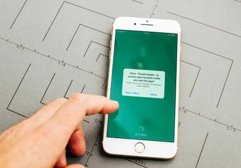 Tunein app on iPhone 7 Plus the application software 스톡 사진