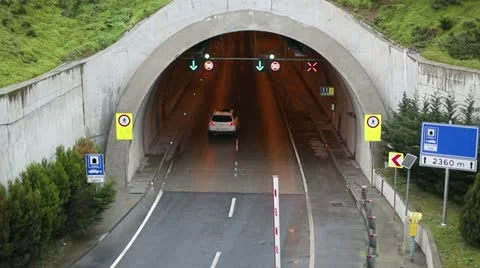 Tunnel Video stock 21831293