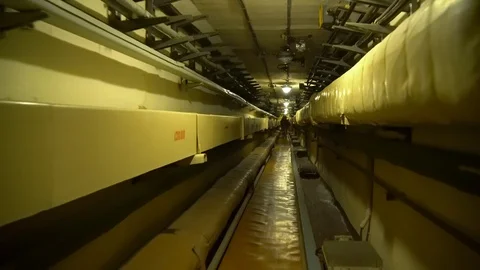 Tunnel in an underground bunker Video stock 127786094