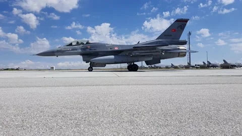  Turaf Turkish air force, General Dynamics F-16 Fighting Falcon,' make taxi (Rul Stock Footage 201119422