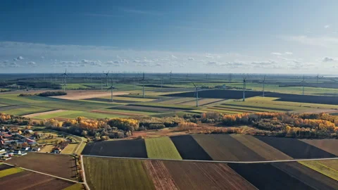 Turbines on wind farm Video stock 140634616