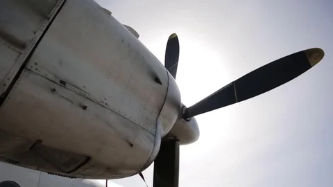 Turbo-propeller engine of passenger plane with feathering elements Vídeo Stock 71839811