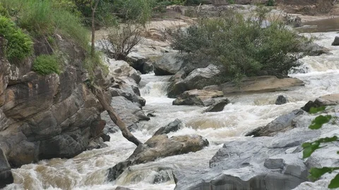 Turbulence water flow in stream Video stock 94153191