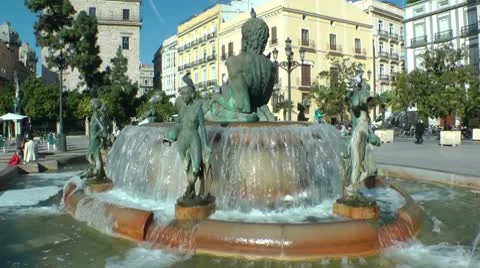 Turia Fountain Stock Footage 8992897