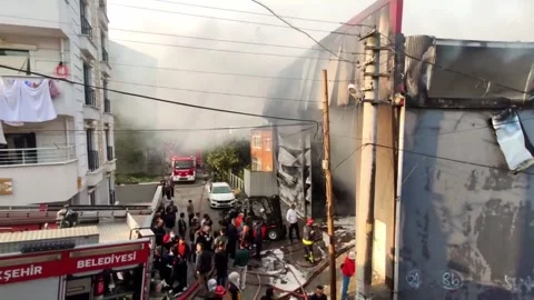 Turkey: Fire in perfume warehouse kills 6, injures 1 in northwestern Tur... Stock-Footage 320776832